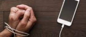 Right to disconnect twist as date Aussies don’t have to answer boss approaches